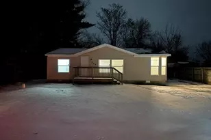 234 W Young St, Hanna, IN 46340 - Photo 3