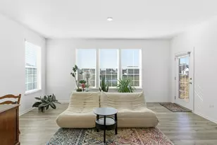 2215 E 109th Pl, Crown Point, IN 46307 - Photo 9