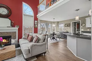 22 Covington Dr, Valparaiso, IN 46385 - Photo 9