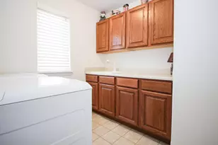 1281 Medlee Dr, Hobart, IN 46342 - Photo 21