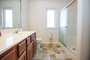 1281 Medlee Dr, Hobart, IN 46342 - Photo 15