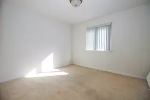 1281 Medlee Dr, Hobart, IN 46342 - Photo 17