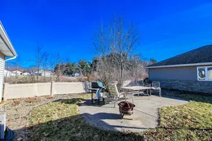 1281 Medlee Dr, Hobart, IN 46342 - Photo 23