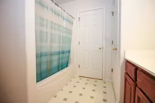 1281 Medlee Dr, Hobart, IN 46342 - Photo 19