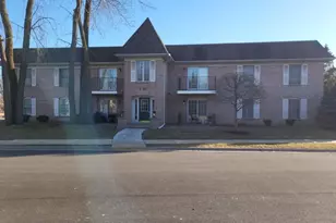 2720 Georgetowne Dr, Highland, IN 46322 - Photo 1