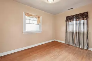 568 Johnson St, Gary, IN 46402 - Photo 17