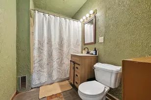 568 Johnson St, Gary, IN 46402 - Photo 17