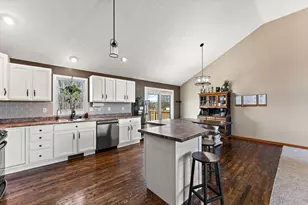 920 Plantation Rd, Valparaiso, IN 46385 - Photo 9