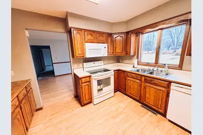 525 E Babcock Lane, Rensselaer, IN 47978 - Photo 7