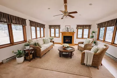 525 E Babcock Lane, Rensselaer, IN 47978 - Photo 3