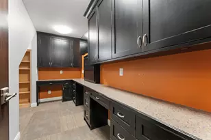 5708 Fountain View Dr, Wheatfield, IN 46392 - Photo 27