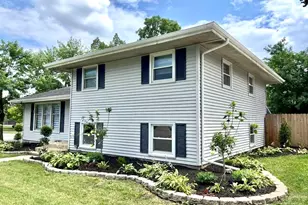 1838 Holly Ln, Munster, IN 46321 - Photo 1