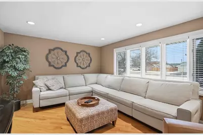 1527 Tanglewood Drive, Schererville, IN 46375 - Photo 9