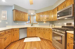 1421 Lakeview Dr, Schererville, IN 46375 - Photo 5