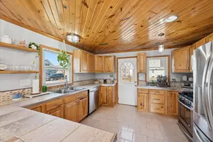 127 S 14th St, Chesterton, IN 46304 - Photo 7