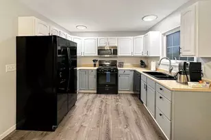 715 Pennsylvania Ave, La Porte, IN 46350 - Photo 3