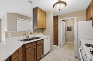 9735 Wildwood Ct, Highland, IN 46322 - Photo 7