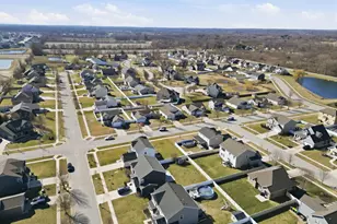 230 Grandale Dr, Valparaiso, IN 46385 - Photo 25