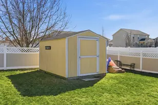 230 Grandale Dr, Valparaiso, IN 46385 - Photo 23