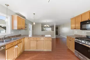 230 Grandale Dr, Valparaiso, IN 46385 - Photo 7