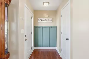 230 Grandale Dr, Valparaiso, IN 46385 - Photo 5