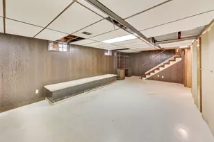 2104 Cardinal Dr, East Chicago, IN 46312 - Photo 27