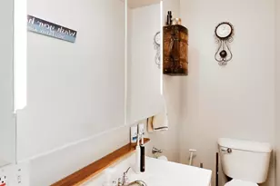 601 Madison St, Valparaiso, IN 46385 - Photo 17