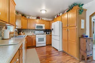 4092 Ethel St E, Demotte, IN 46310 - Photo 3