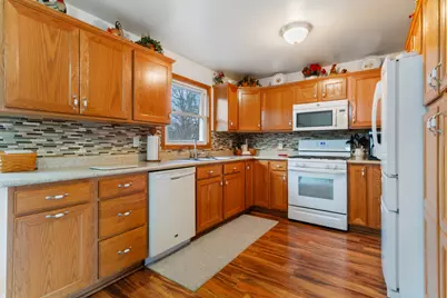 4092 Ethel Street E, Demotte, IN 46310 - Photo 5
