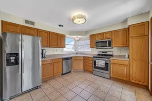 131 Shore Dr, Portage, IN 46368 - Photo 9