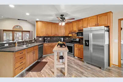 10095 W 157th Avenue, Lowell, IN 46356 - Photo 9