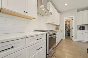 11200 Oak Ridge Ct, Crown Point, IN 46307 - Photo 9