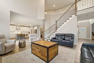 11200 Oak Ridge Ct, Crown Point, IN 46307 - Photo 5