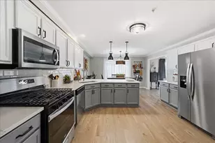 3049 Topaz Dr, Hobart, IN 46342 - Photo 5