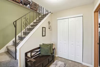 1110 W 72nd Circle, Merrillville, IN 46410 - Photo 7