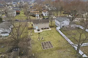 1110 W 72nd Cir, Merrillville, IN 46410 - Photo 27