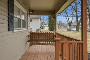 1110 W 72nd Cir, Merrillville, IN 46410 - Photo 5