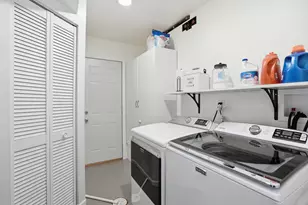 1110 W 72nd Cir, Merrillville, IN 46410 - Photo 23