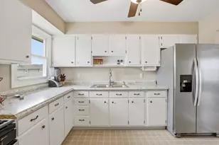 1110 W 72nd Cir, Merrillville, IN 46410 - Photo 13