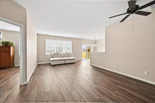 1318 Marigold Pl, Schererville, IN 46375 - Photo 7