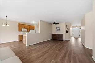 1318 Marigold Pl, Schererville, IN 46375 - Photo 3