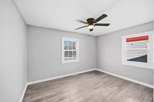 313 Dallas St, Gary, IN 46406 - Photo 5