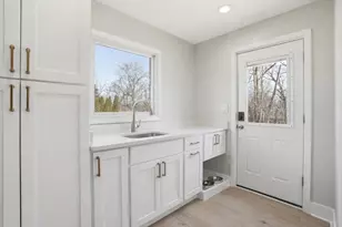 10043 Twin Creek Blvd, Munster, IN 46321 - Photo 13