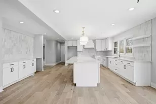 10043 Twin Creek Blvd, Munster, IN 46321 - Photo 9