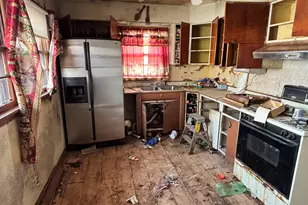 344 Gerry St, Gary, IN 46406 - Photo 5