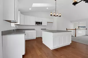 3022 W 84th Pl, Merrillville, IN 46410 - Photo 7