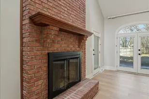 4202 Brentwood Dr, Valparaiso, IN 46383 - Photo 11