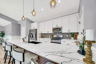 7456 Wilson Pl, Merrillville, IN 46410 - Photo 5