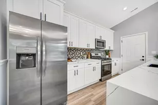 7456 Wilson Pl, Merrillville, IN 46410 - Photo 9