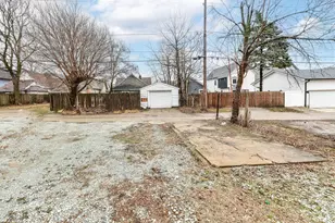 247 Hendricks Pl, Indianapolis, IN 46201 - Photo 23